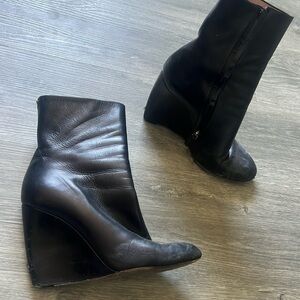 Authentic Gucci leather boots.